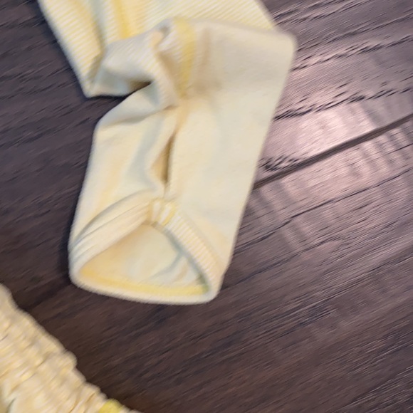 Adorable Lucy Athletic top! - Picture 4 of 5